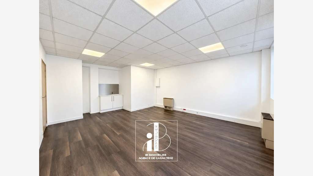 FONTAINEBLEAU COEUR DE VILLE – BUREAUX À LOUER DE