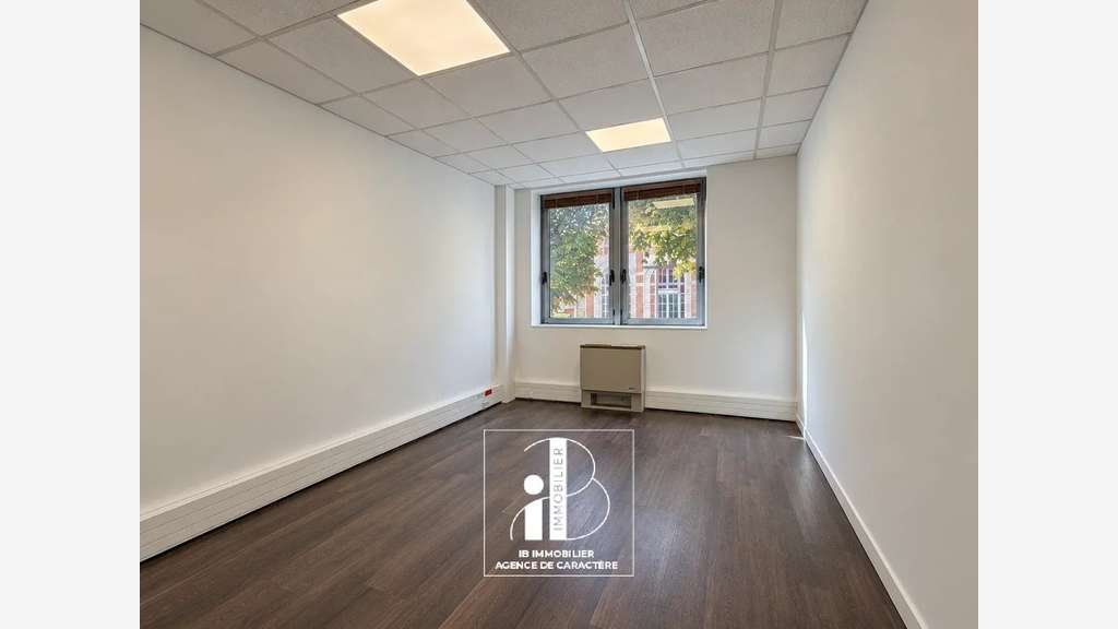 FONTAINEBLEAU COEUR DE VILLE – BUREAUX À LOUER DE