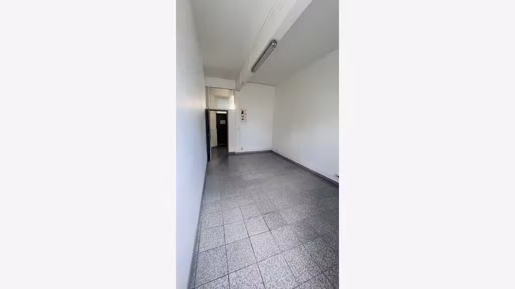 A louer bureau 19m² au 1er étage à Fort de France