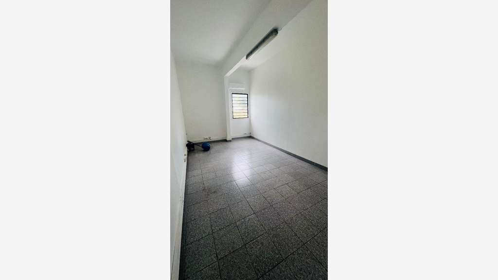 A louer bureau 19m² au 1er étage à Fort de France