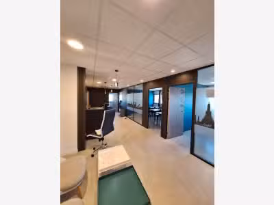 Espaces de bureaux sortie immédiate A8 à Fréjus