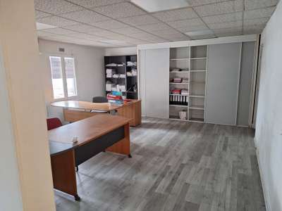 A louer bureau 110m² avenue très passante à Fréjus