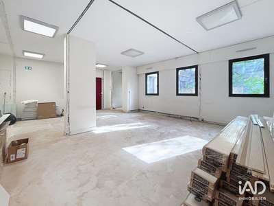 A louer bureaux à aménager 80m² RDC à Garches