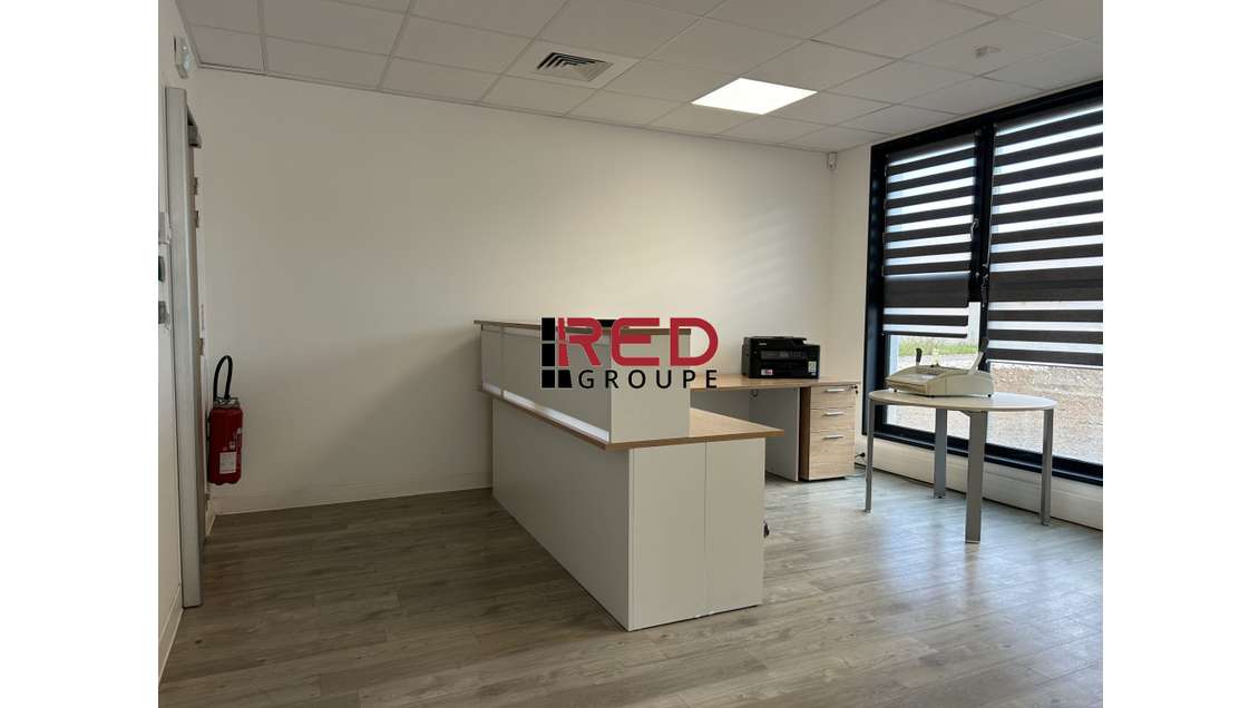 Bureau récent 101m² RDC à louer à Gardanne