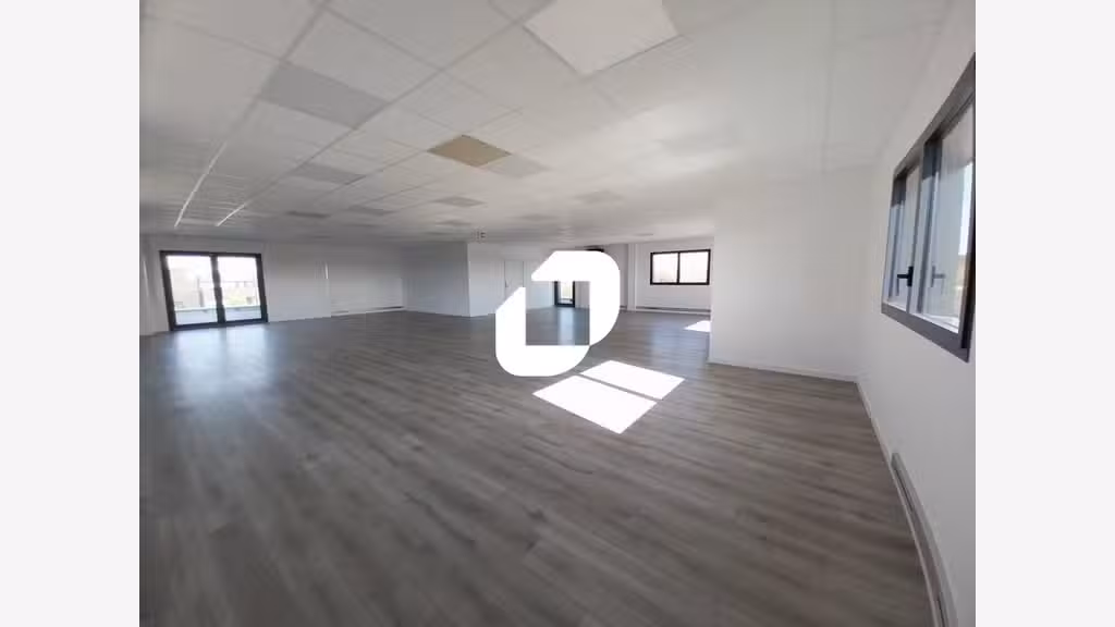 A louer Bureaux 150m² Gazeran