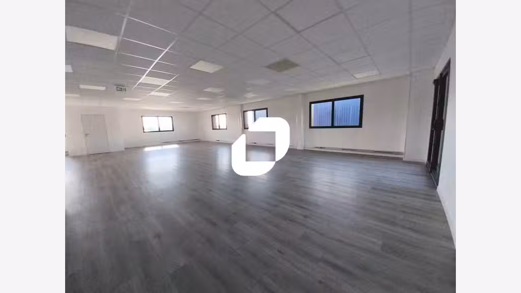 A louer Bureaux 150m² Gazeran