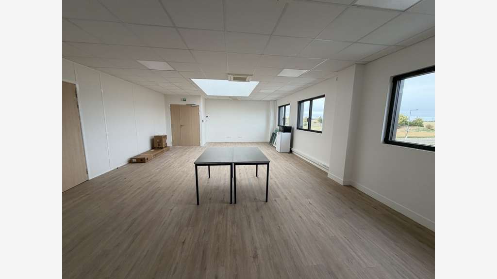 Bureaux à louer dans une zone dynamique à Gazeran
