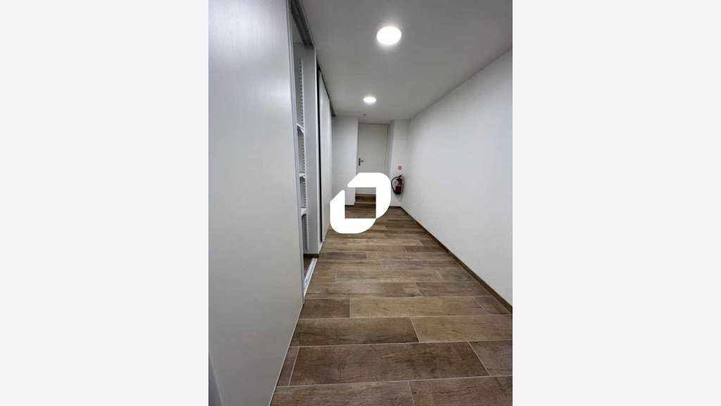 A louer Bureaux 91m² Genas