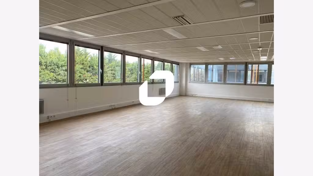 A louer Bureaux 1021m² Gennevilliers