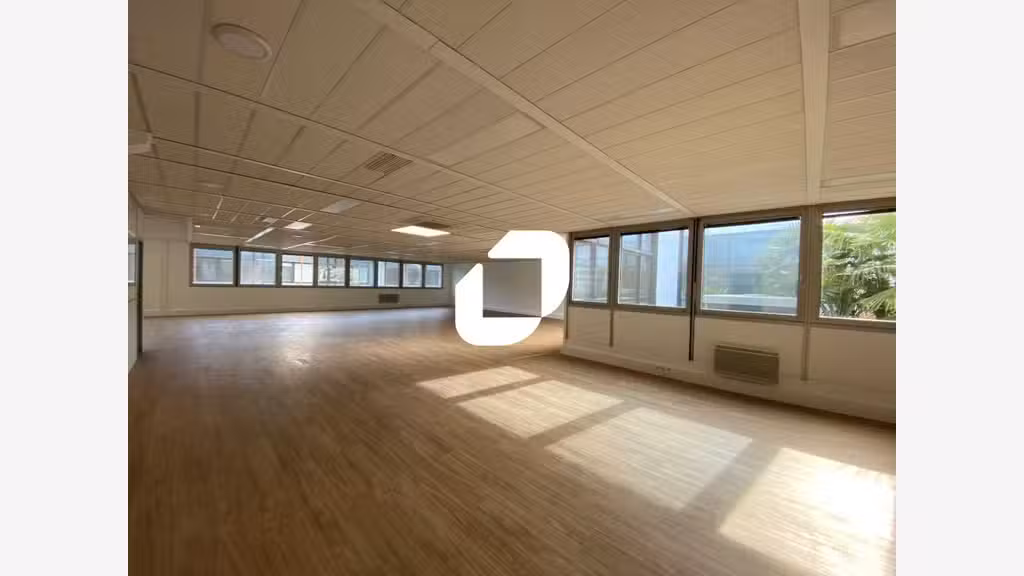 A louer Bureaux 1021m² Gennevilliers
