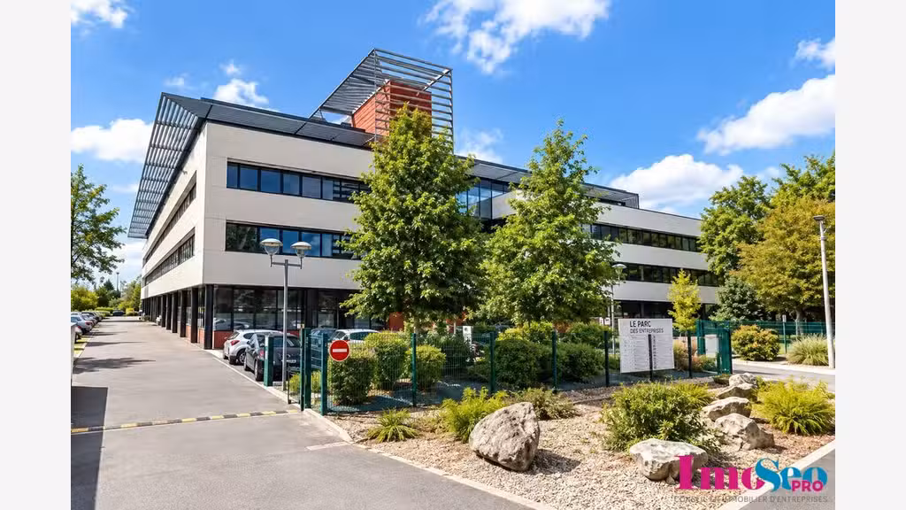 Bureaux de 71m² à louer en RDC à Gradignan