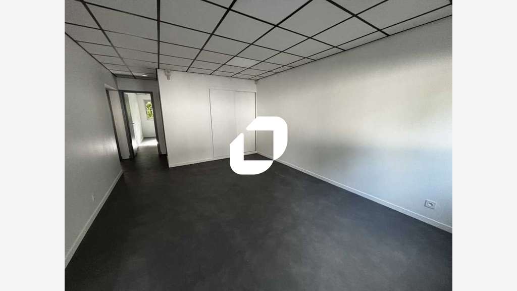 A louer Bureaux 80m² Grigny