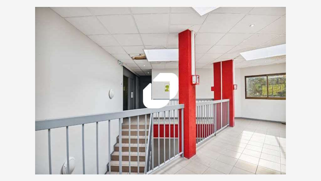 A louer Bureaux 80m² Grigny