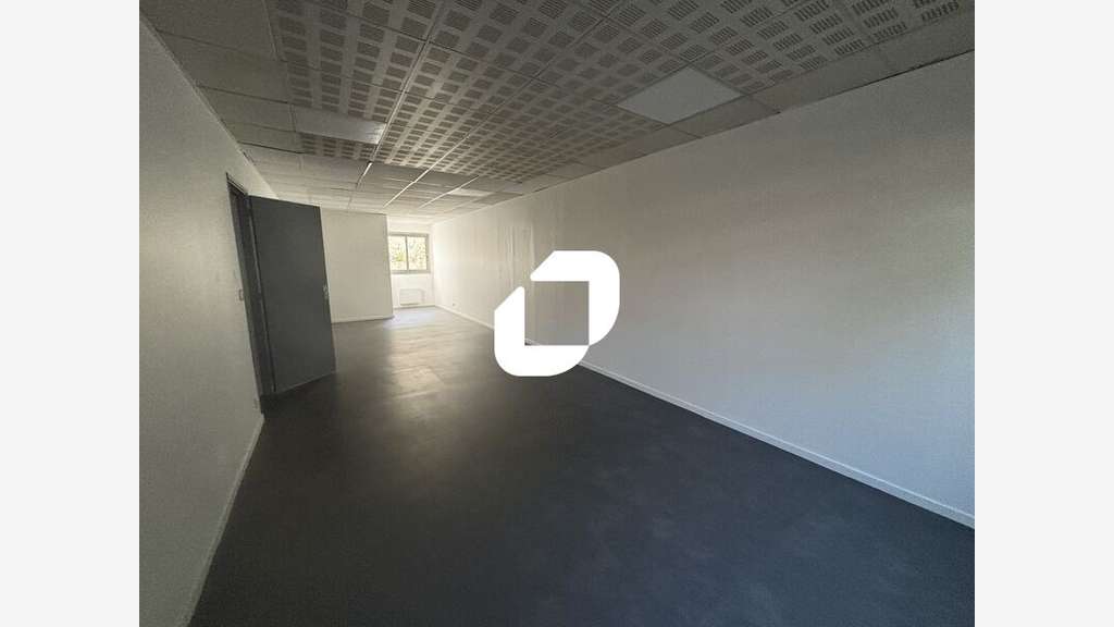 A louer Bureaux 80m² Grigny