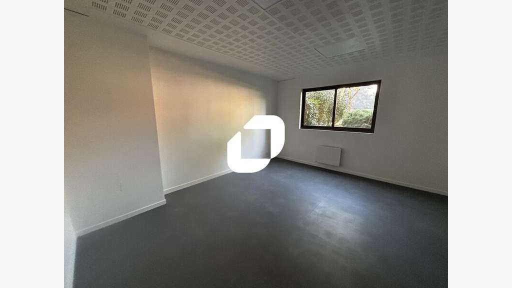 A louer Bureaux 80m² Grigny