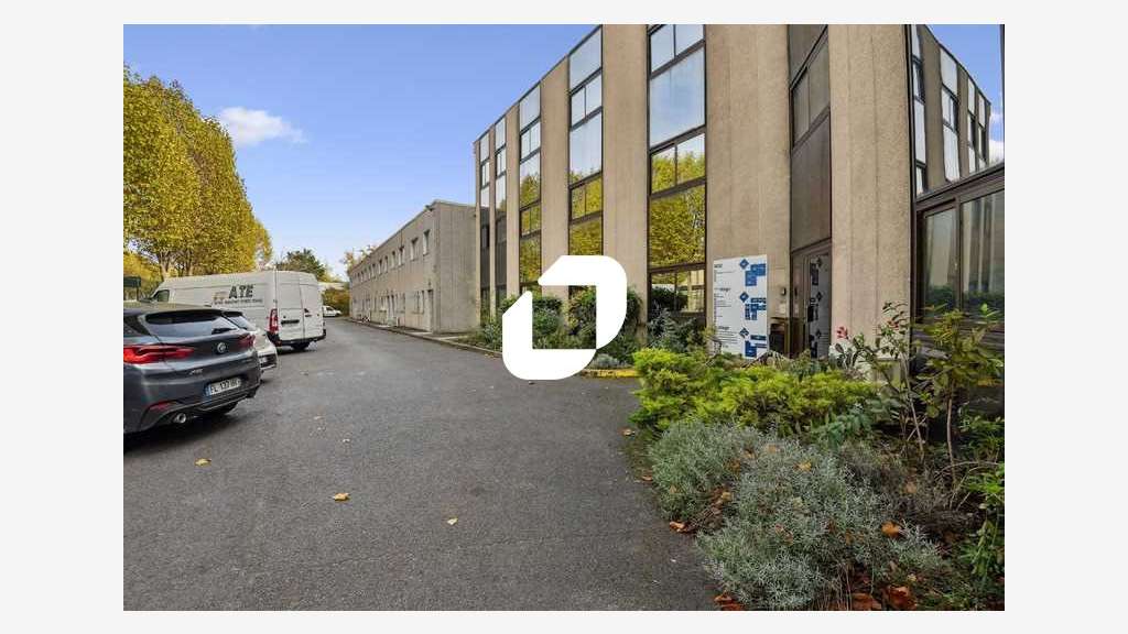 A louer Bureaux 1089m² Grigny