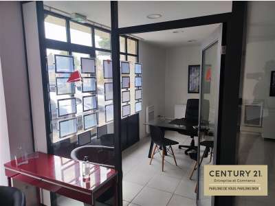 A louer bureau 87m² à Guérande autour des remparts
