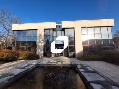 A louer Bureaux 421m² Guyancourt