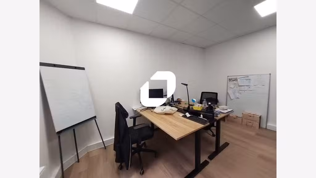 A louer Bureaux 211m² Guyancourt