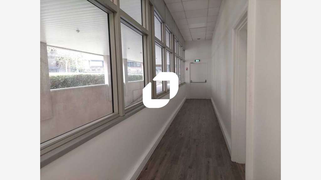 A louer Bureaux 154m² Guyancourt