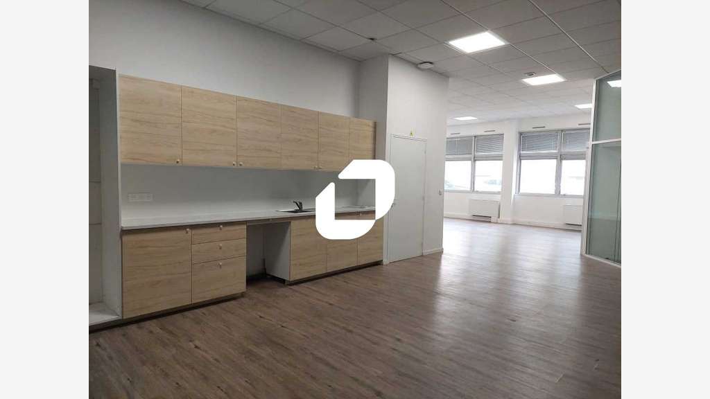 A louer Bureaux 154m² Guyancourt