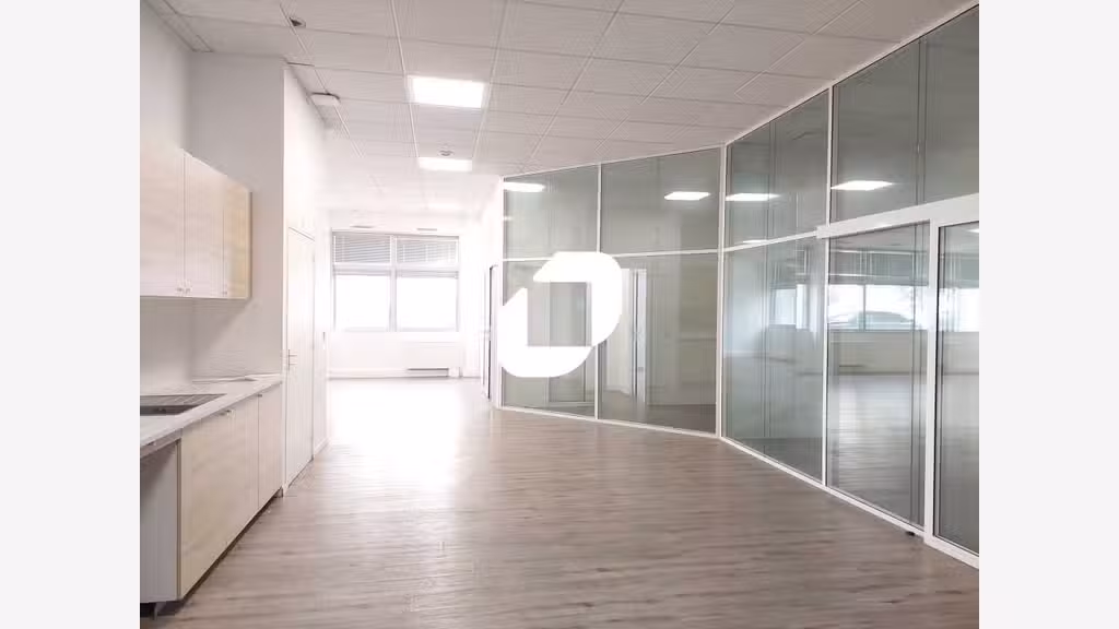 A louer Bureaux 154m² Guyancourt