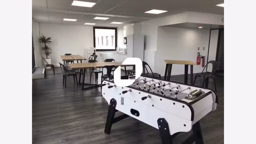 A louer Bureaux 1167m² Guyancourt
