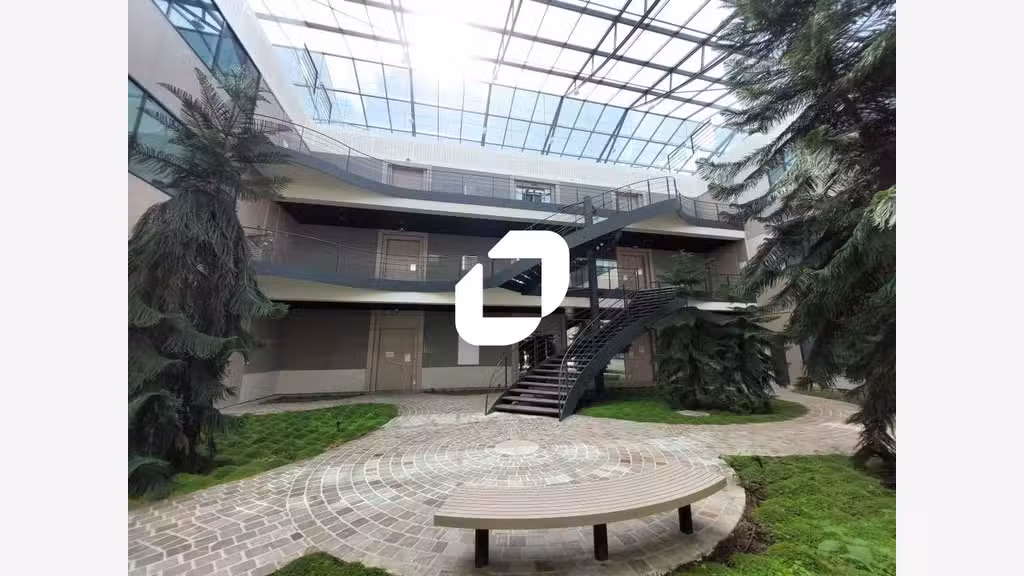 A louer Bureaux 2026m² Guyancourt