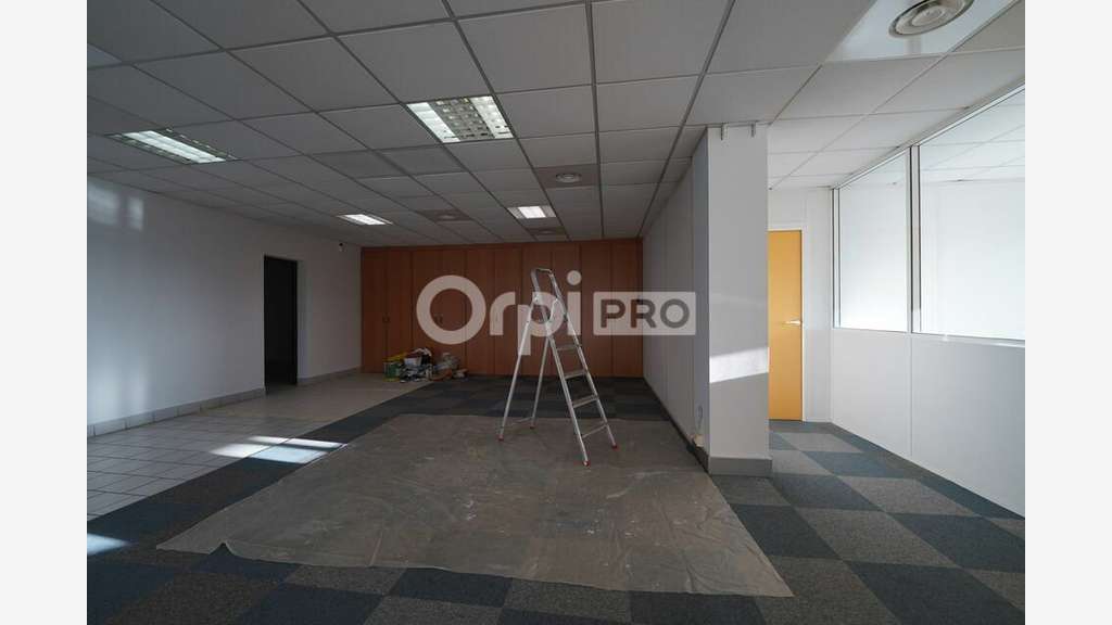 BUREAUX A LOUER - 195 m² - IRIGNY