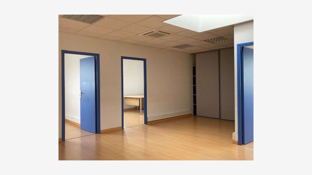 BUREAUX DE 120 M² A LOUER A ISSOIRE