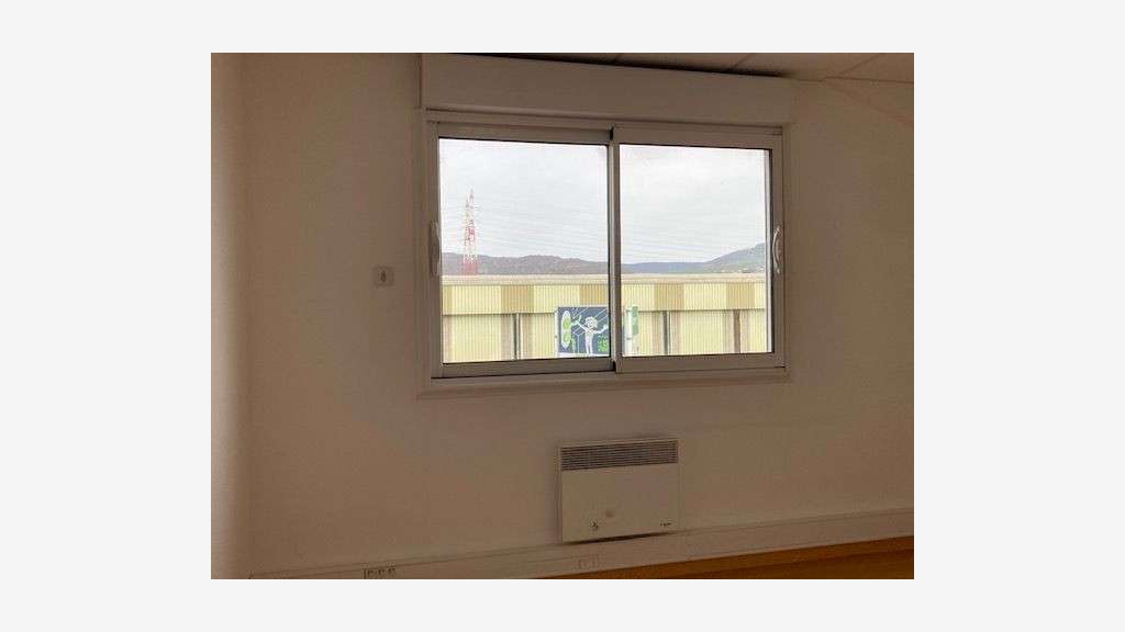 BUREAUX DE 120 M² A LOUER A ISSOIRE