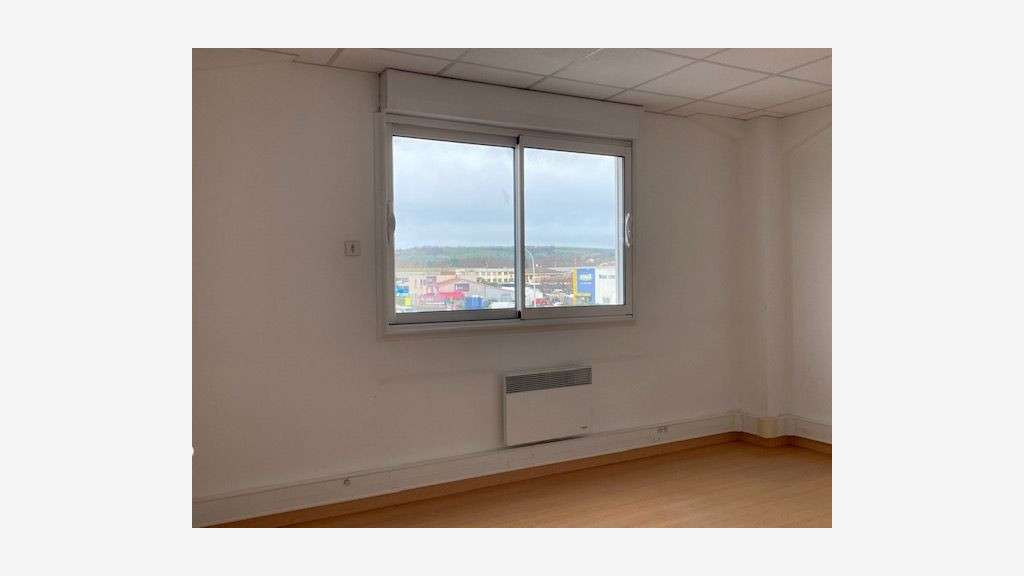 BUREAUX DE 120 M² A LOUER A ISSOIRE