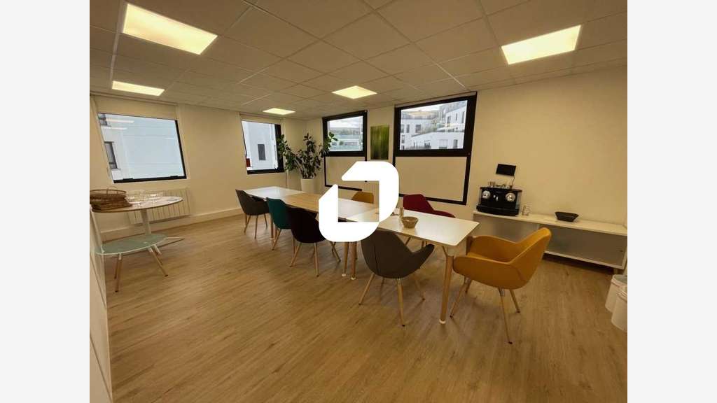 A louer Bureaux 124m² Issy les moulineaux