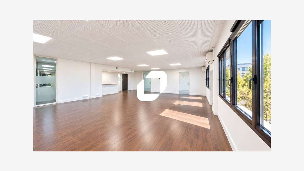 A louer Bureaux 604m² Ivry sur seine
