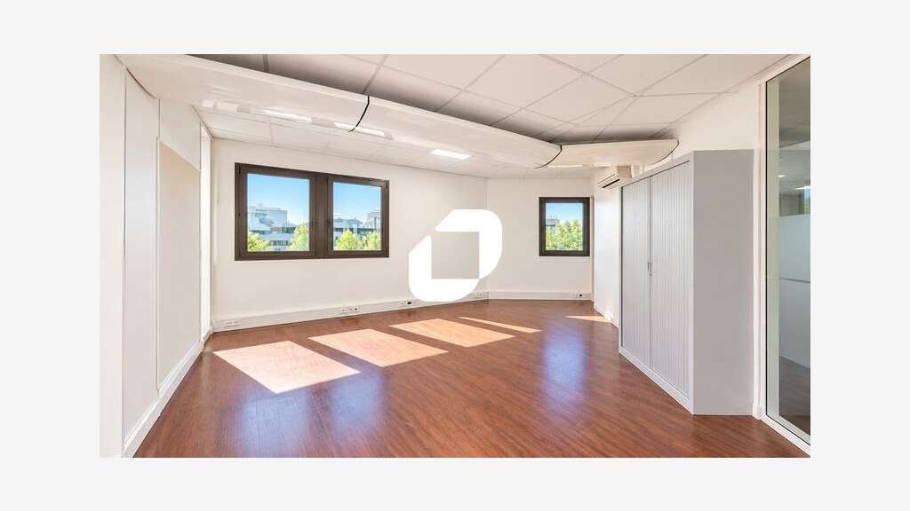 A louer Bureaux 604m² Ivry sur seine