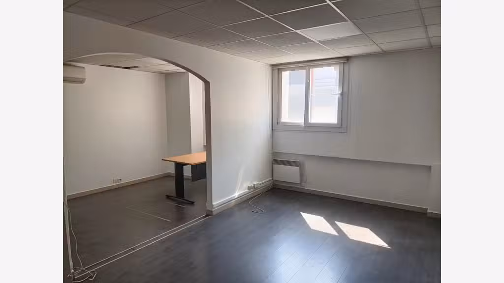 A louer  bureaux 70,60m² à Ivry-sur-Seine