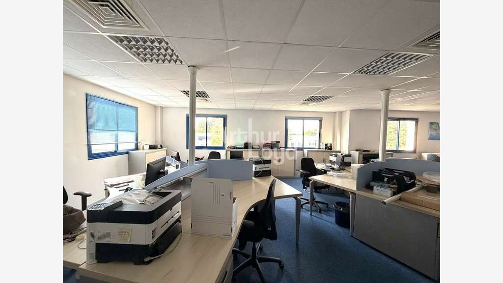 JAUNAY CLAN - BUREAUX à louer