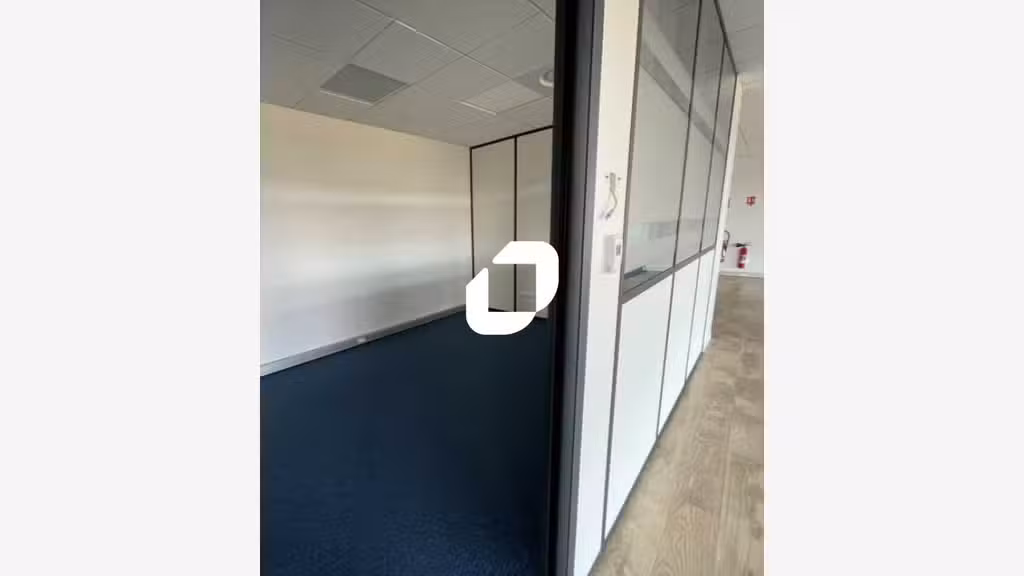A louer Bureaux 1528m² Jossigny