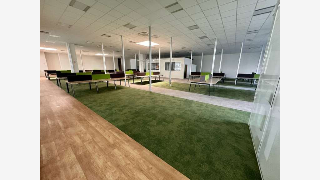 L'ISLE D'ESPAGNAC - BUREAUX à louer