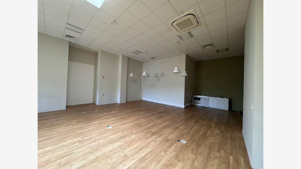 L'ISLE D'ESPAGNAC - BUREAUX à louer