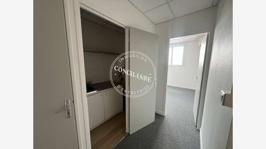 A louer bureaux 85m² centre Saint Caprais l'Union