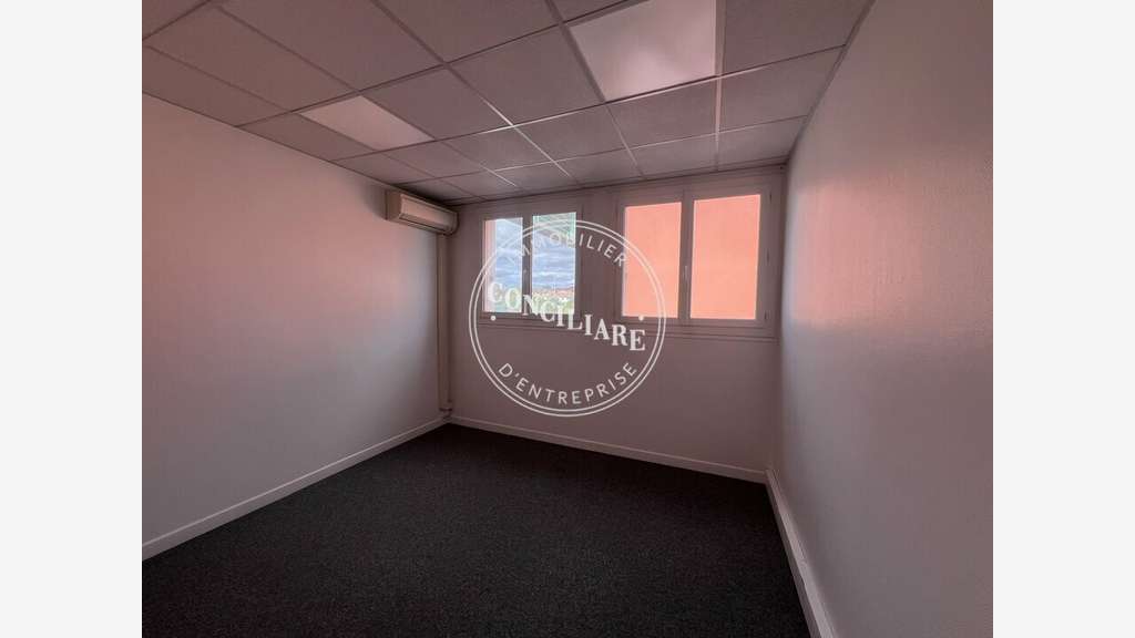 A louer bureaux 85m² centre Saint Caprais l'Union