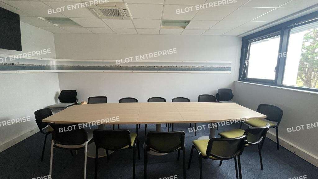 À LOUER - BUREAUX - 129 M² - LA BAULE ESCOUBLAC