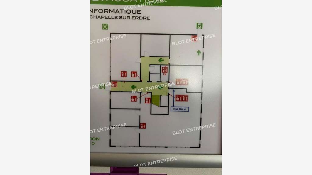 A LOUER - BATIMENT INDEPENDANT - 789 m² - LA 