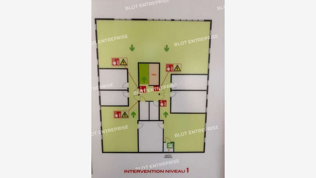 A LOUER - BATIMENT INDEPENDANT - 789 m² - LA 