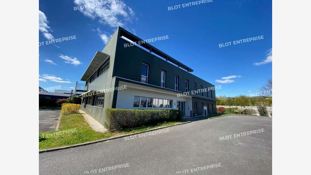 A LOUER - BATIMENT INDEPENDANT - 789 m² - LA 