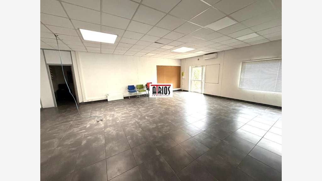 A louer bureaux 404m² sur 2 niveaux zi de la Garde