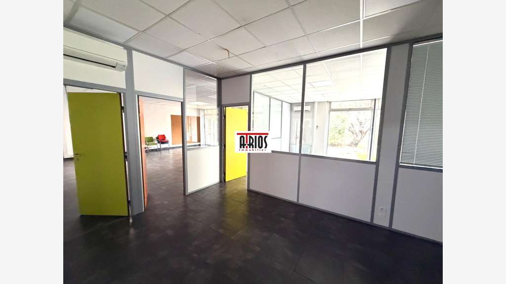 A louer bureaux 404m² sur 2 niveaux zi de la Garde