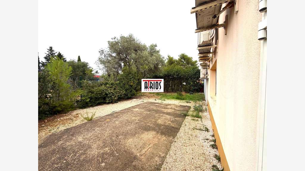 A louer bureaux 404m² sur 2 niveaux zi de la Garde