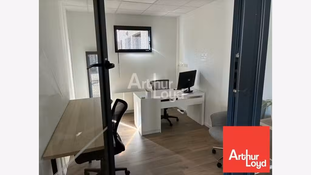 LA ROCHE-SUR-YON  BUREAUX À LA LOCATION - 80M²